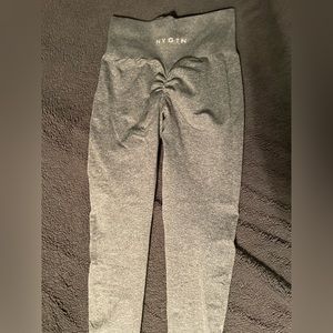 NVGTN grey scrunch leggings